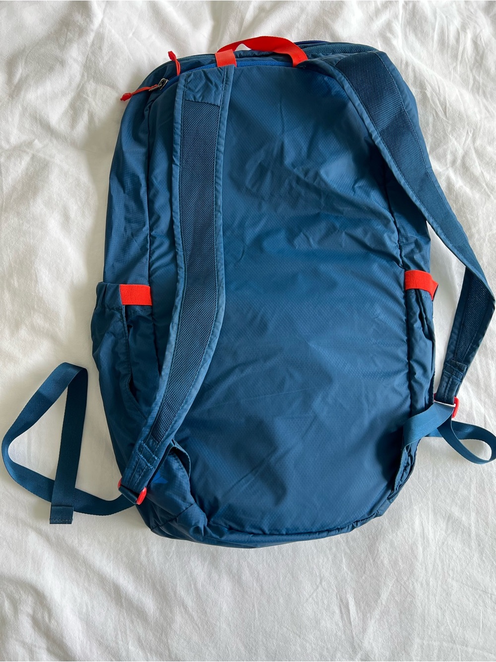 MEC Daypack Backpack - Picture 3 of 6